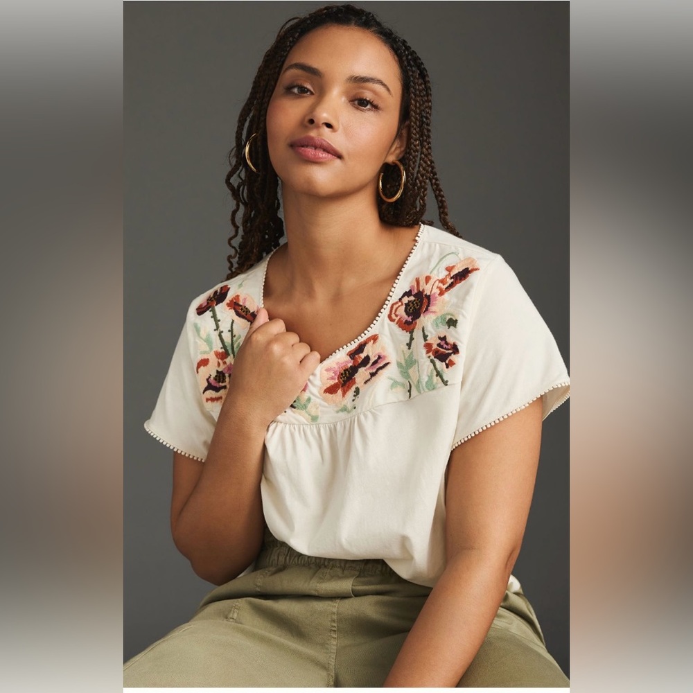 🖤 Anthropologie Tiny Tatum Embroidered Tee | Size M